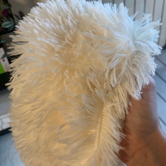 Single loop fluffy scarf - Picture 4 of 4